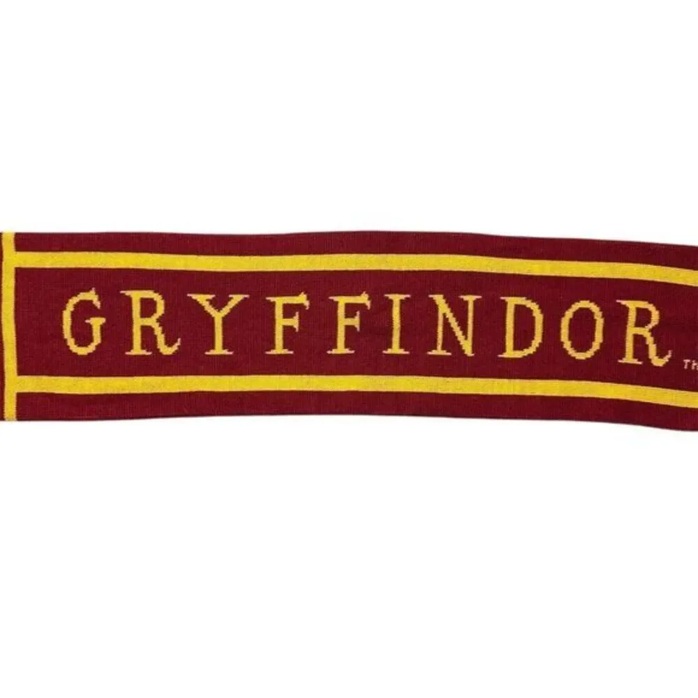 The Wizarding World of Harry Potter Gryffindor Scarf - Universal Studios Orlando